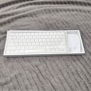 Apple White Magic Keyboard and Mouse Combo